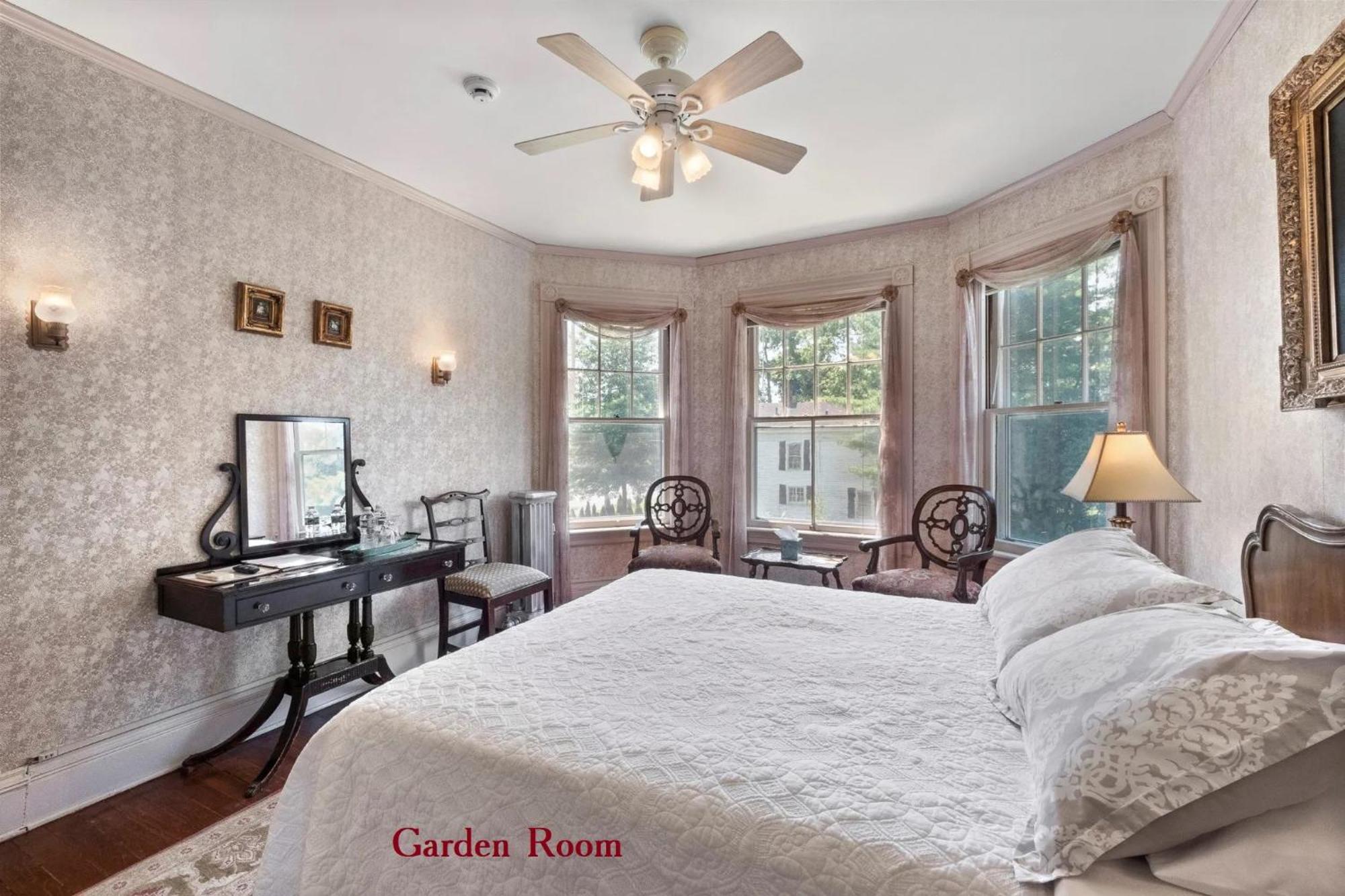 Wainwright Inn Great Barrington Extérieur photo